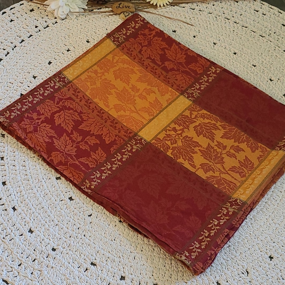 117 BY 50 INCHES FALL TABLE CLOTH, WALL ART MULTI